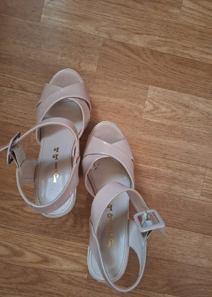 Topuklu ayakkabı - Görsel 3