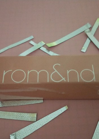Beden ten rengi Renk Romand Glasting Melting Balm