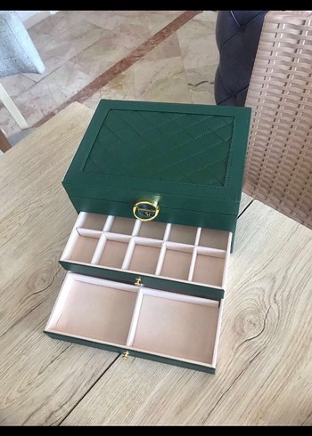 Beden Altın Renkli Çok Katmanlı Makyaj Organizeri