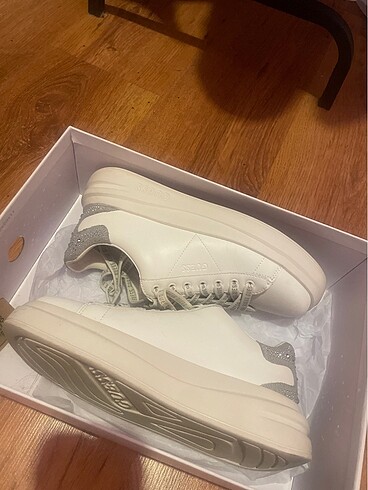 Guess Taşlı Sneaker
