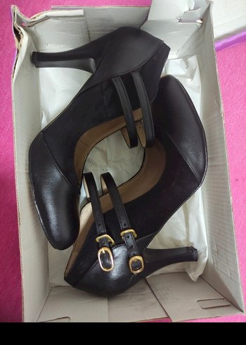 Klasik Tokalı Siyah Stiletto Topuklu Kadın Ayakkabı - Görsel 5