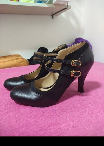 Klasik Tokalı Siyah Stiletto Topuklu Kadın Ayakkabı - Görsel 2