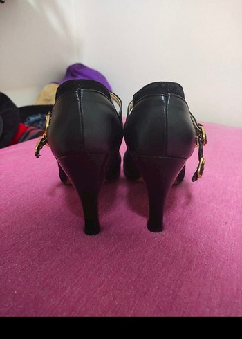 Klasik Tokalı Siyah Stiletto Topuklu Kadın Ayakkabı - Görsel 4