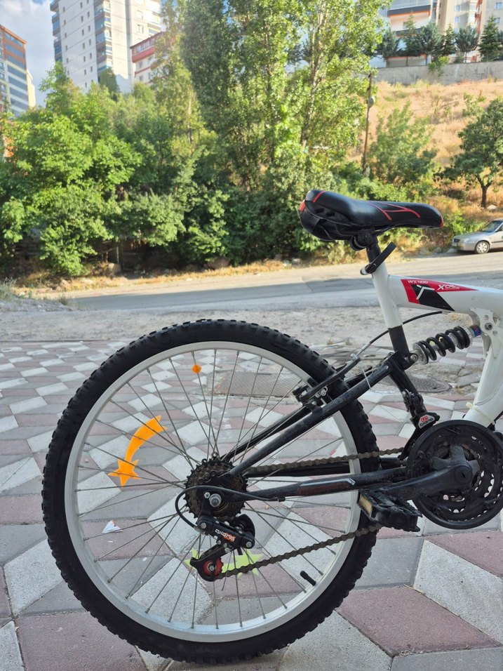 Beyaz Renkli 2 Tekerlekli Bisiklet - Görsel 4