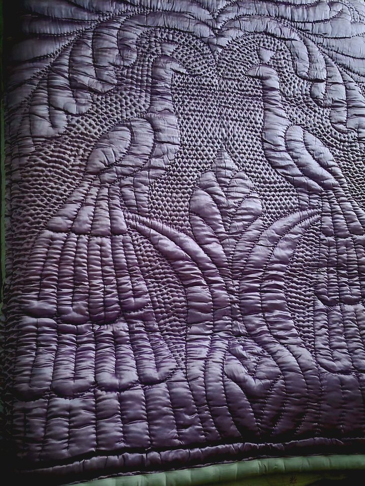 Parlak Mor Tavuz kuşu Desenli Yorgan
Çift kişiliktir. - Görsel 5