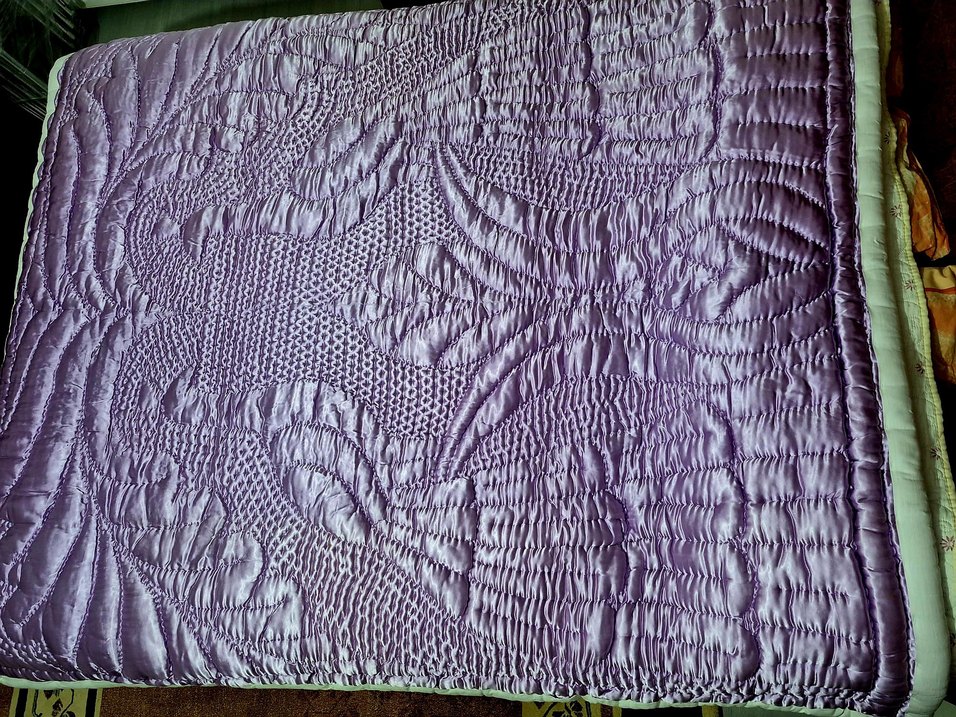 Parlak Mor Tavuz kuşu Desenli Yorgan
Çift kişiliktir. - Görsel 4