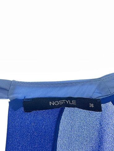 36 Beden mavi Renk NG Style Bluz %70 İndirimli.