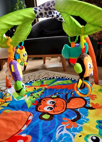 Renkli Bebek Oyun Matı ve Asılabilir Oyuncaklar