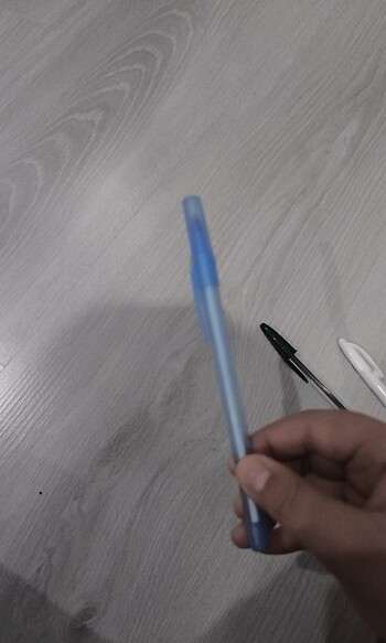  Beden Renk Tükenmez kalem 2 tane mavi bir tane siyah