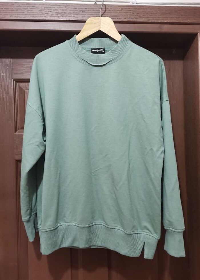 Kadın Yanları Yırtmaçlı İnce Sweatshirt - Görsel 2