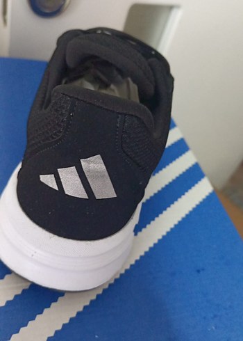 38 Beden Adidas Erkek Siyah Spor Ayakkabı