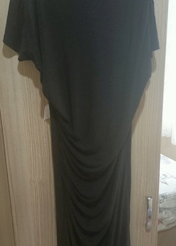 Siyah midi boy belden büzgülü elbise - Görsel 2