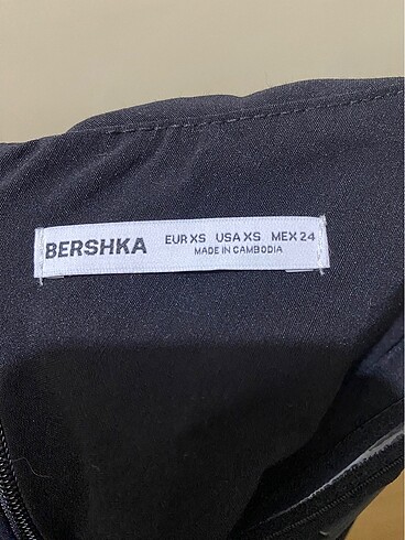 xs Beden bershka straplez siyah mini elbise
