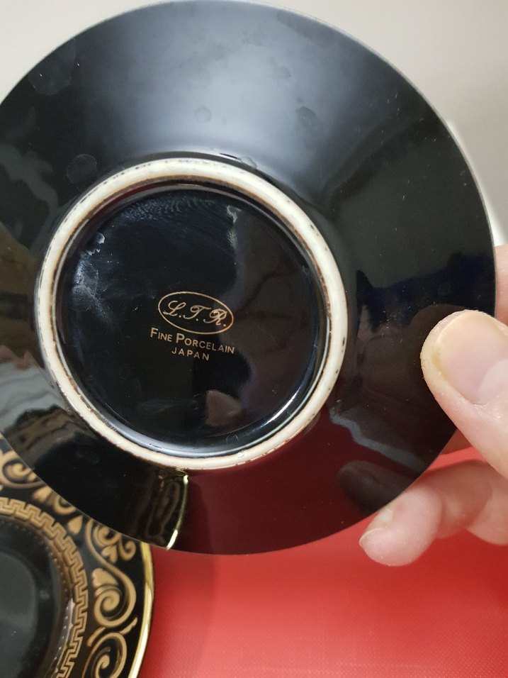 Japon LTR damgalı, 3 adet siyah ve yaldızlı küçük porselen tabak - Görsel 3