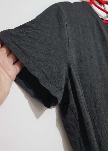 FAİK SÖNMEZ füme renkte, kısa kollu V-yaka basic kadın t-shirt - Görsel 3