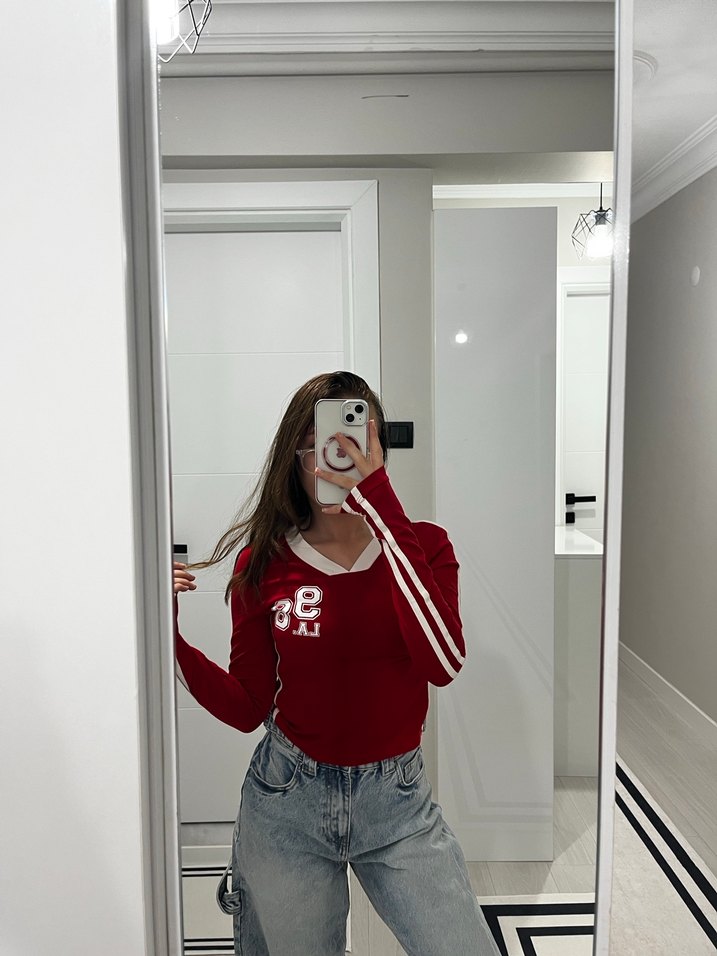 Kırmızı Yüksek Yakalı Uzun Kollu bluz - Görsel 2