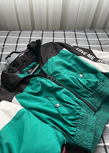 Kemerli Kısa Yeşil Spor Kadın Ceket - Görsel 2