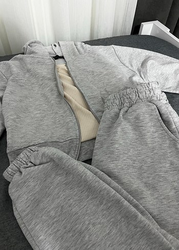 Gri Kız Eşofman Takımı Kapüşonlu ve Yumuşak Kumaşlı - Görsel 2