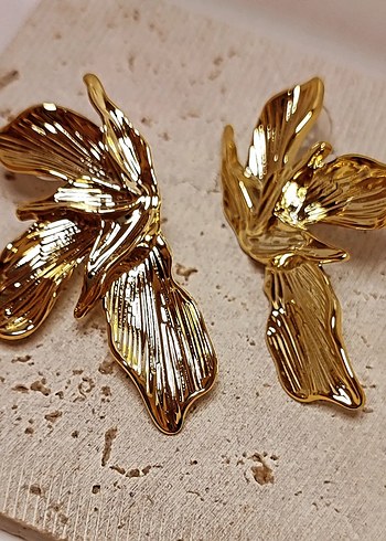 Altın Renkli yaprak Küpeler - Görsel 2