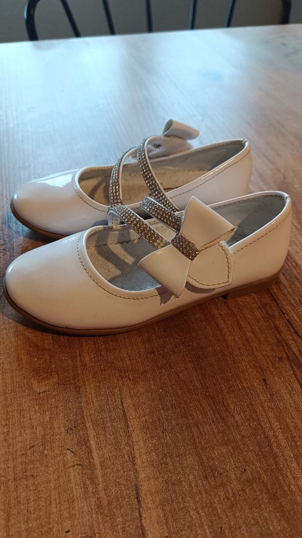 Kız Çocuk Beyaz Tokalı Babet - Görsel 2