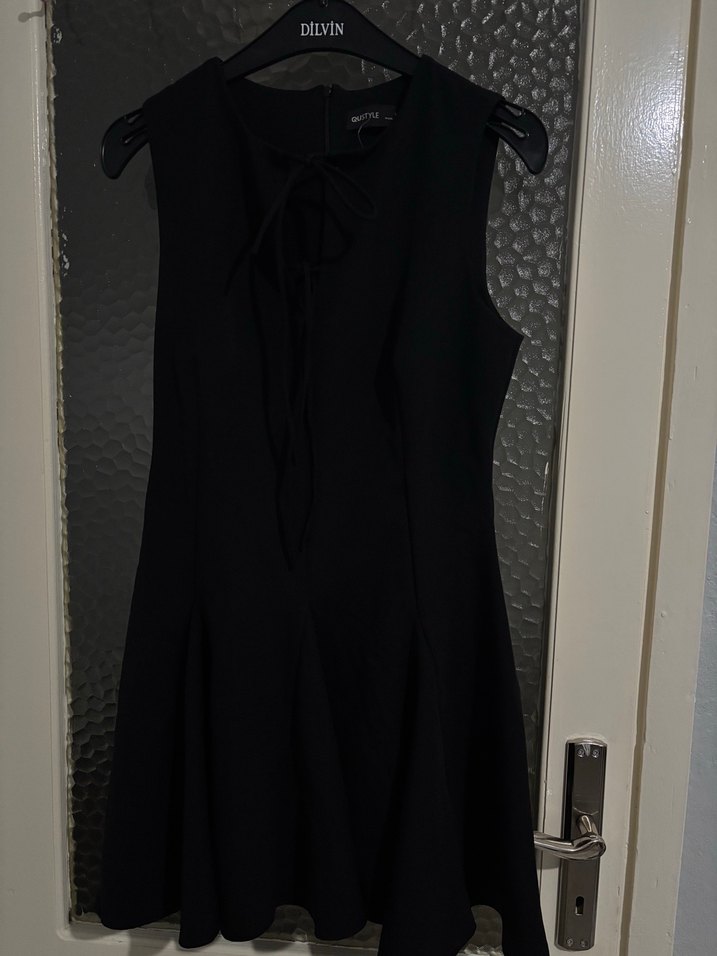 Siyah elbise - Görsel 2