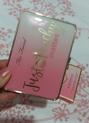  Beden Too faced Just Peachy palet 