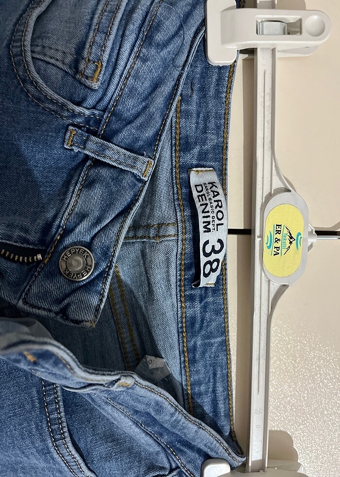 yırtık dar pantolon - Görsel 3