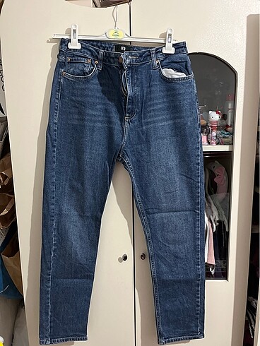 mom jean