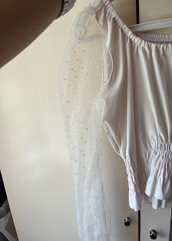 kolları tüllü bluz - Görsel 2