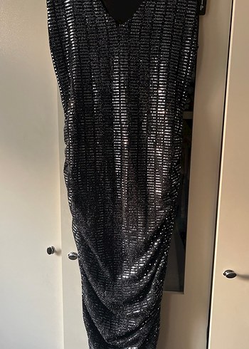 Siyah Yılan Desenli Midi V Yaka Elbise - Görsel 2