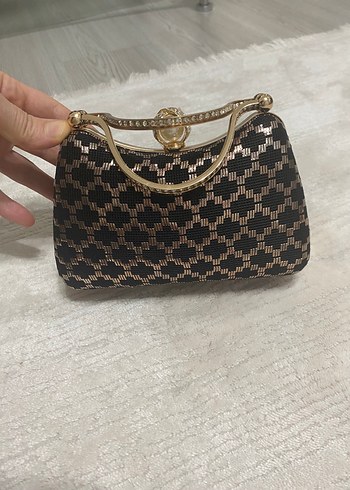 Zincir Detaylı Altın Renk Modern Klasik Kadın Clutch