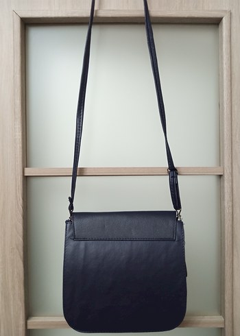 Zımba detaylı postacı çantası - Görsel 2