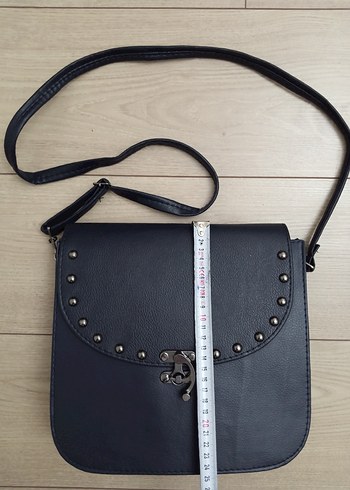 Zımba detaylı postacı çantası - Görsel 4