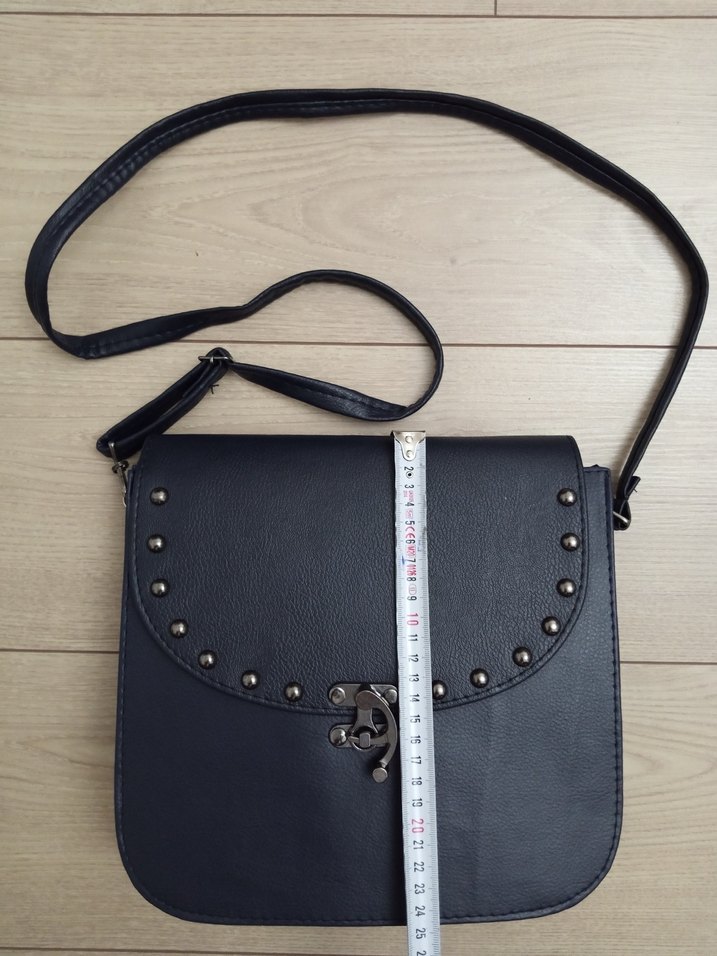 Zımba detaylı postacı çantası - Görsel 4