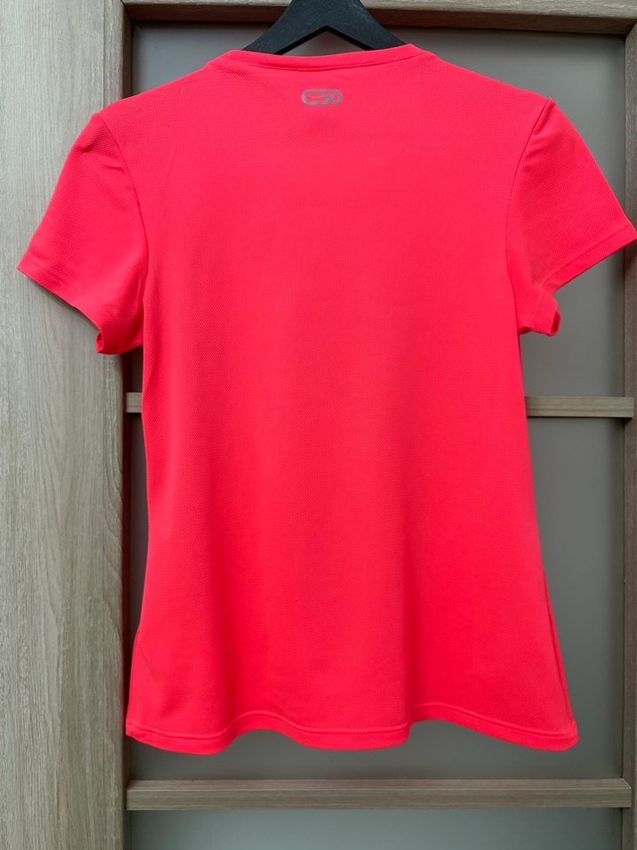 Decathlon hava alan sporcu tişörtü - Görsel 2