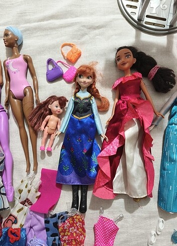  Beden Renk Barbie bebekler 
