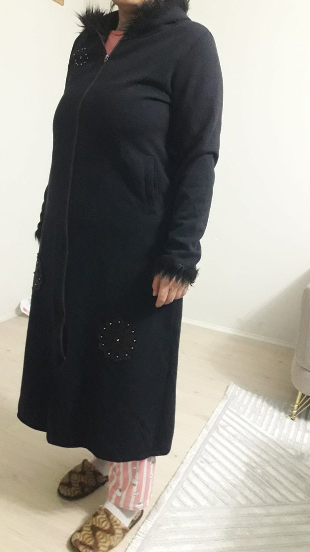 Siyah Uzun Kadın Kaban - Kürklü Detaylı - Görsel 4