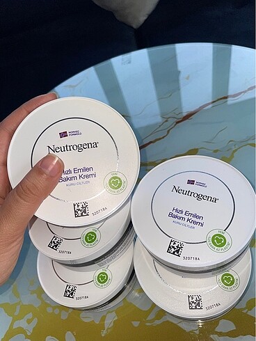 Neutrogena El kremi