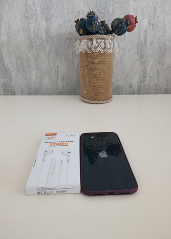 iPhone 11 pil yüzde 80 hafif çizikler mevcut