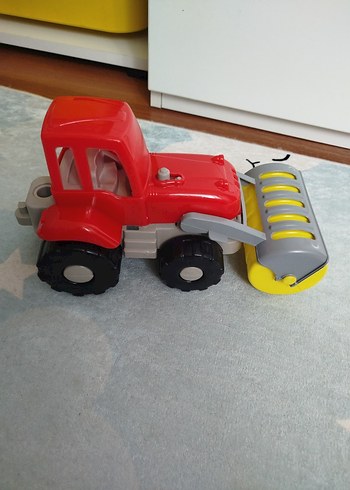 Renkli Kırmızı Oyuncak Traktör