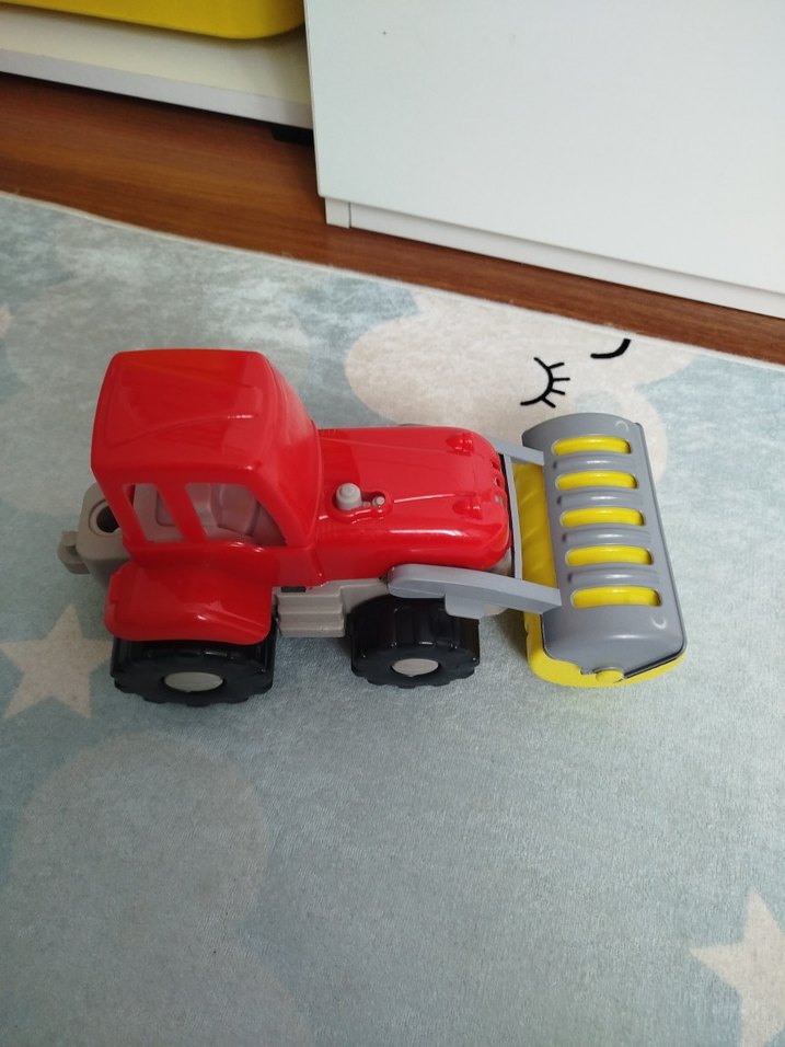 Renkli Kırmızı Oyuncak Traktör - Görsel 2