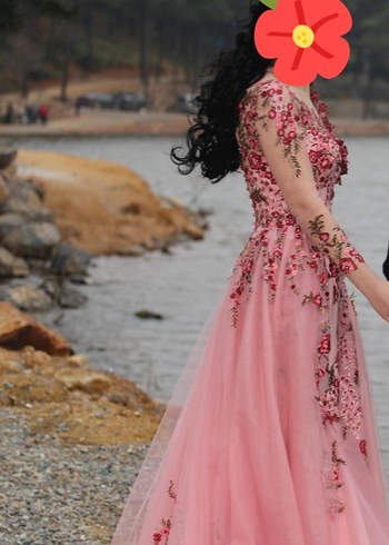 Pembe Drapeli Çiçek Desenli Uzun Kollu Uzun nişan elbisesi - Görsel 4
