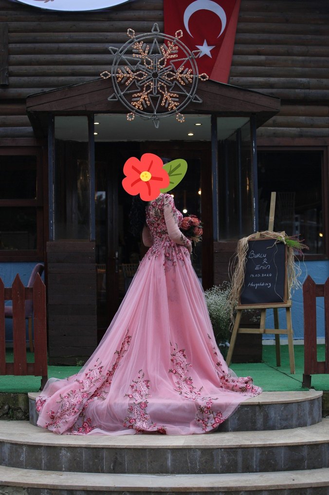 Pembe Drapeli Çiçek Desenli Uzun Kollu Uzun nişan elbisesi - Görsel 3