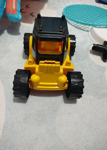 Sarı Oyuncak Araba - Görsel 2