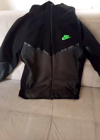 Nike m