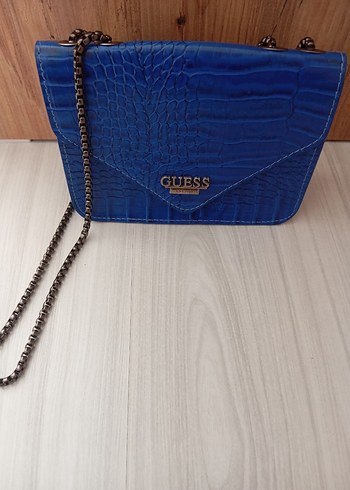 Guess Mavi Deri Zincir Detaylı Yılan Desenli Kadın Çanta