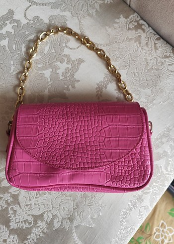 Pembe Deri Yılan Desenli Zincir Detaylı Çanta
