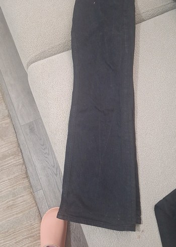 Kadın Siyah Kemerli Dar Kesim Denim Pantolon - Görsel 2