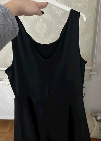 Siyah V Yaka Midi Elbise - Görsel 2