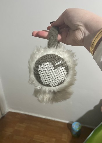 Beyaz Peluş Kulaklık - Görsel 2